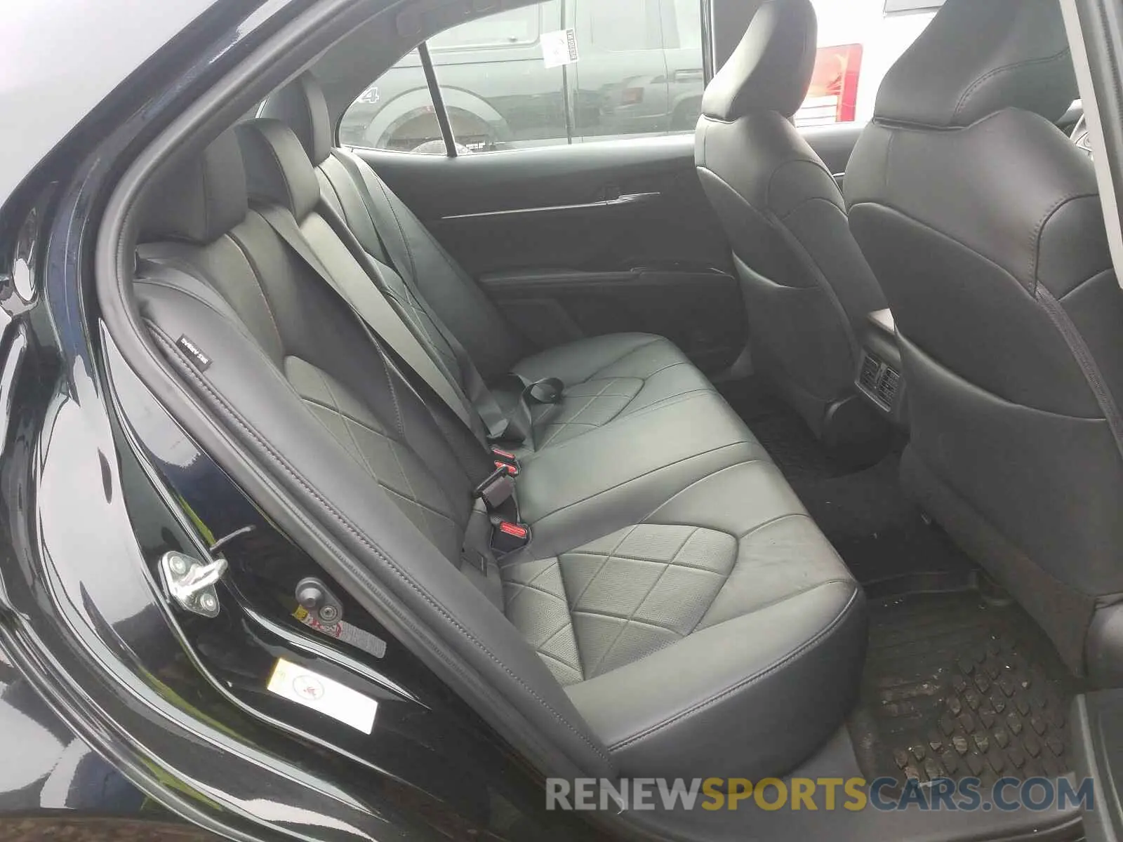 6 Photograph of a damaged car 4T1B11HK1KU193316 TOYOTA CAMRY 2019