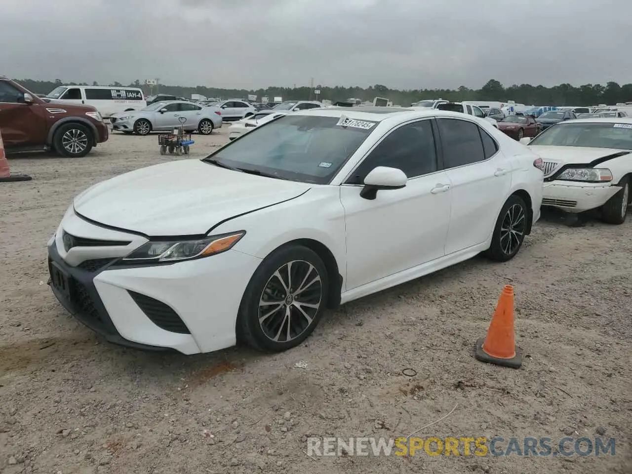 1 Фотография поврежденного автомобиля 4T1B11HK1KU198970 TOYOTA CAMRY 2019