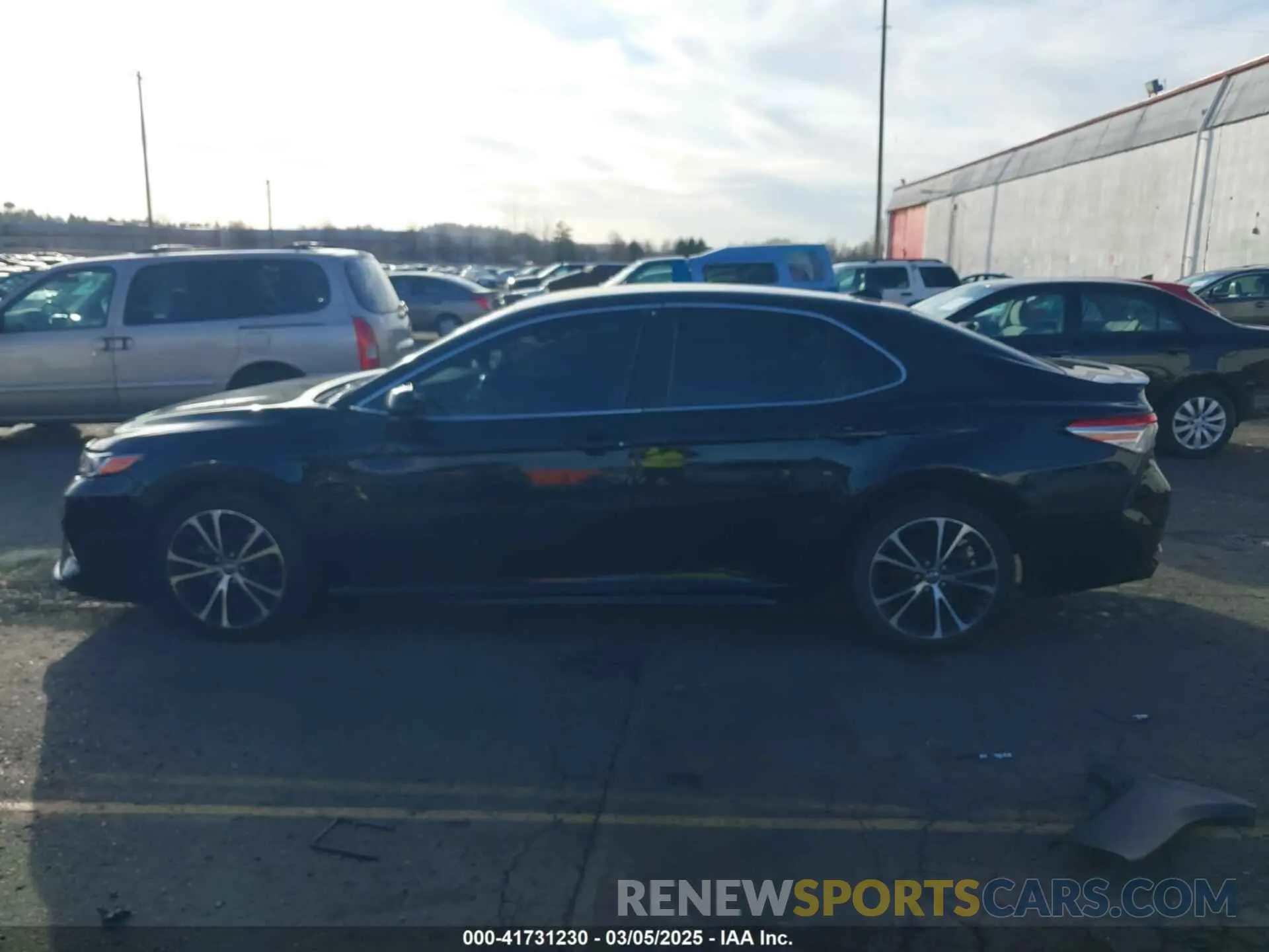 14 Photograph of a damaged car 4T1B11HK1KU201897 TOYOTA CAMRY 2019