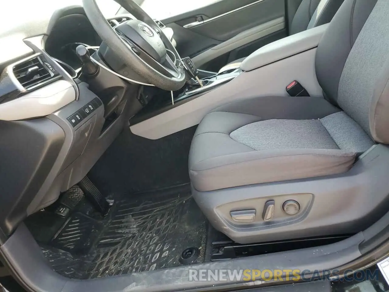 7 Photograph of a damaged car 4T1B11HK1KU203553 TOYOTA CAMRY 2019