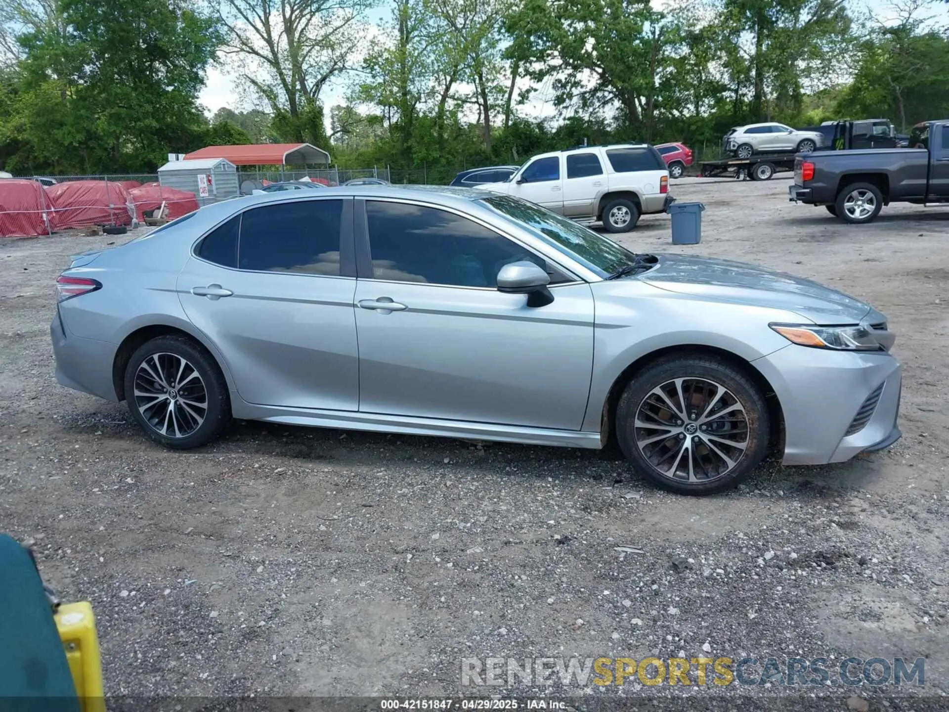 13 Photograph of a damaged car 4T1B11HK1KU204024 TOYOTA CAMRY 2019
