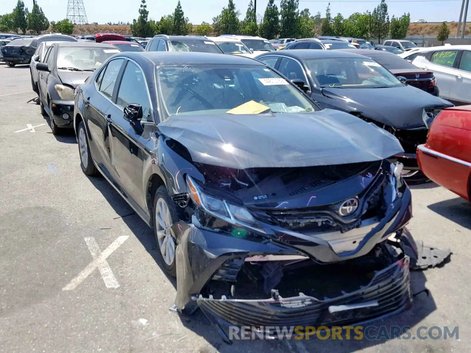 1 Photograph of a damaged car 4T1B11HK1KU204914 TOYOTA CAMRY 2019