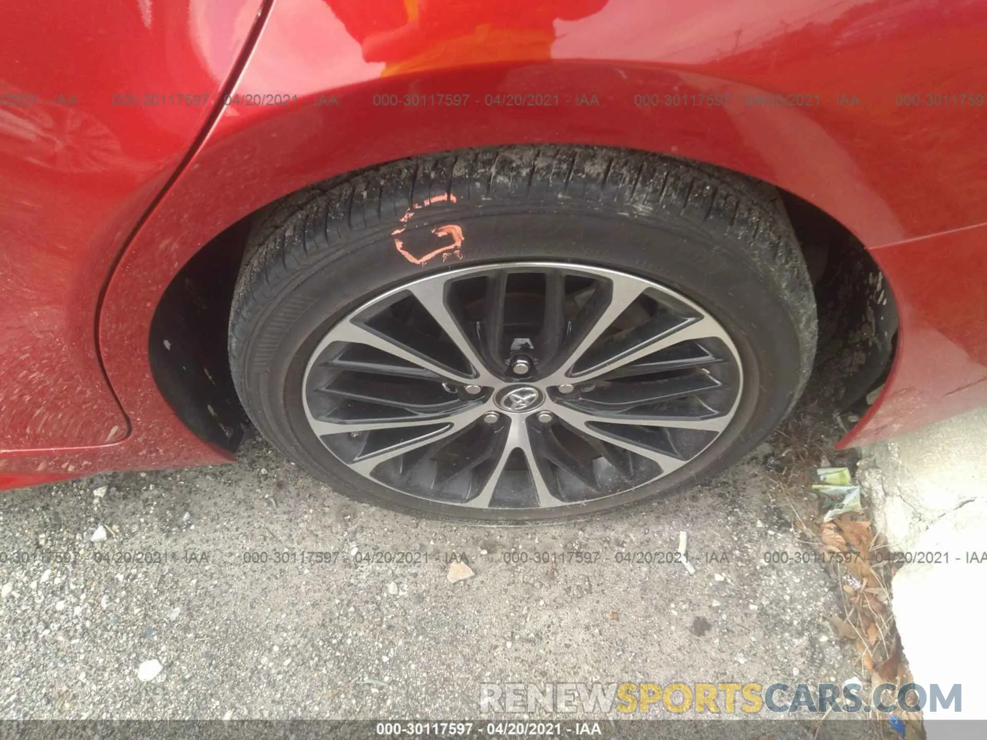 13 Photograph of a damaged car 4T1B11HK1KU205125 TOYOTA CAMRY 2019