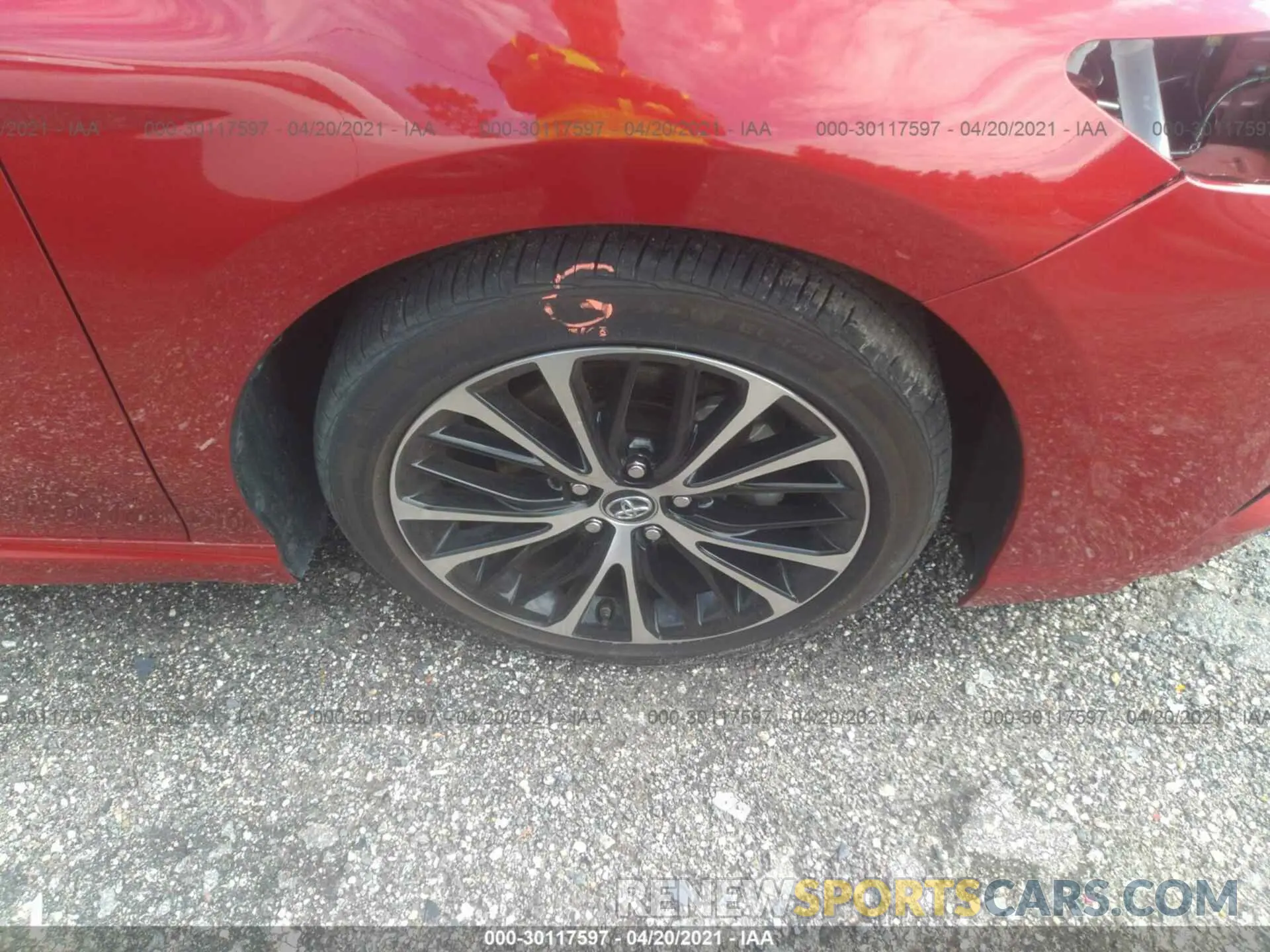 14 Photograph of a damaged car 4T1B11HK1KU205125 TOYOTA CAMRY 2019