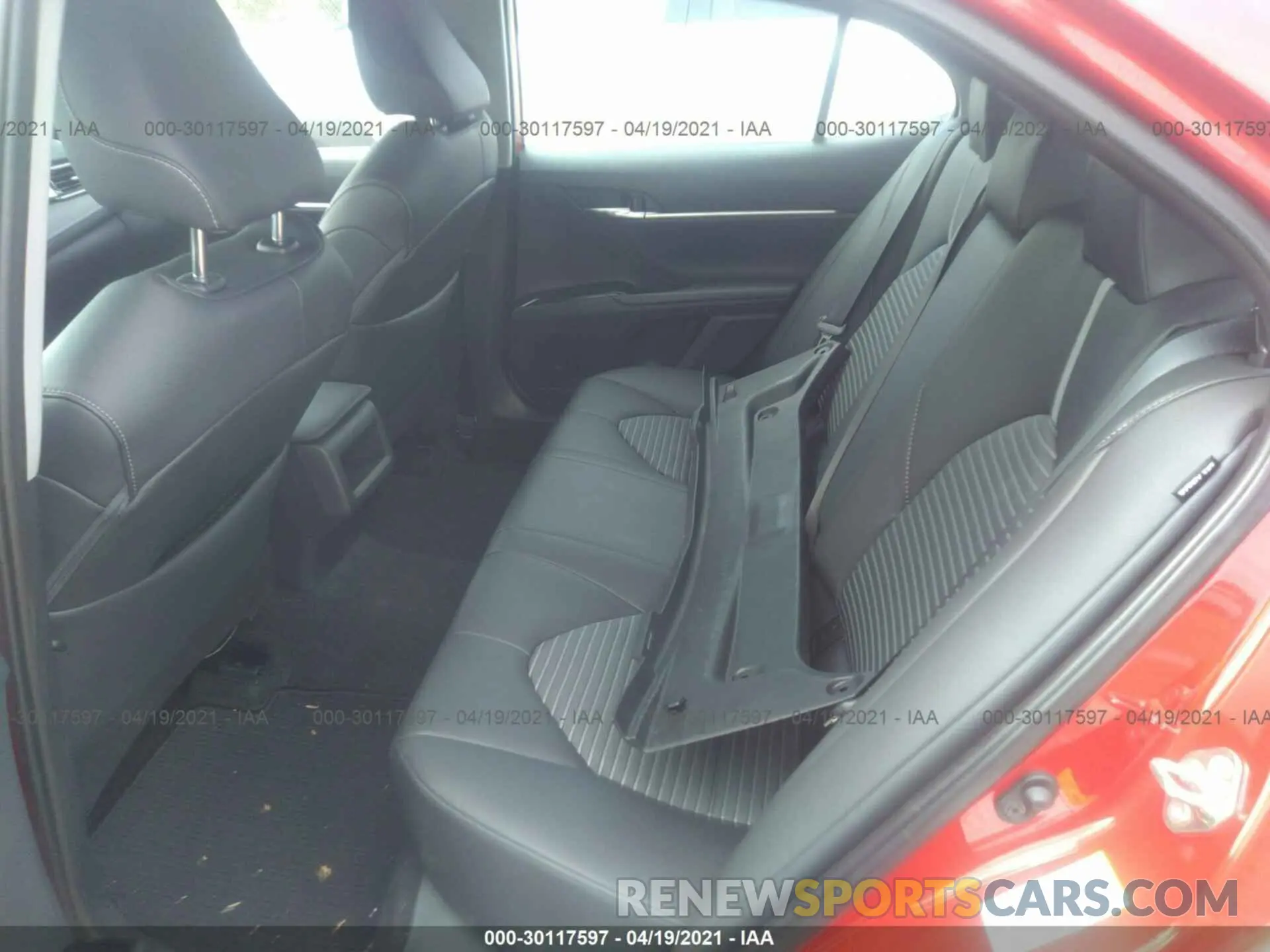 8 Photograph of a damaged car 4T1B11HK1KU205125 TOYOTA CAMRY 2019