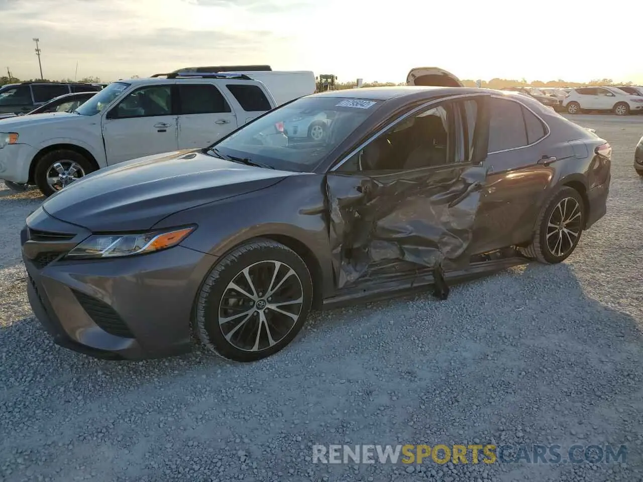 1 Photograph of a damaged car 4T1B11HK1KU207733 TOYOTA CAMRY 2019