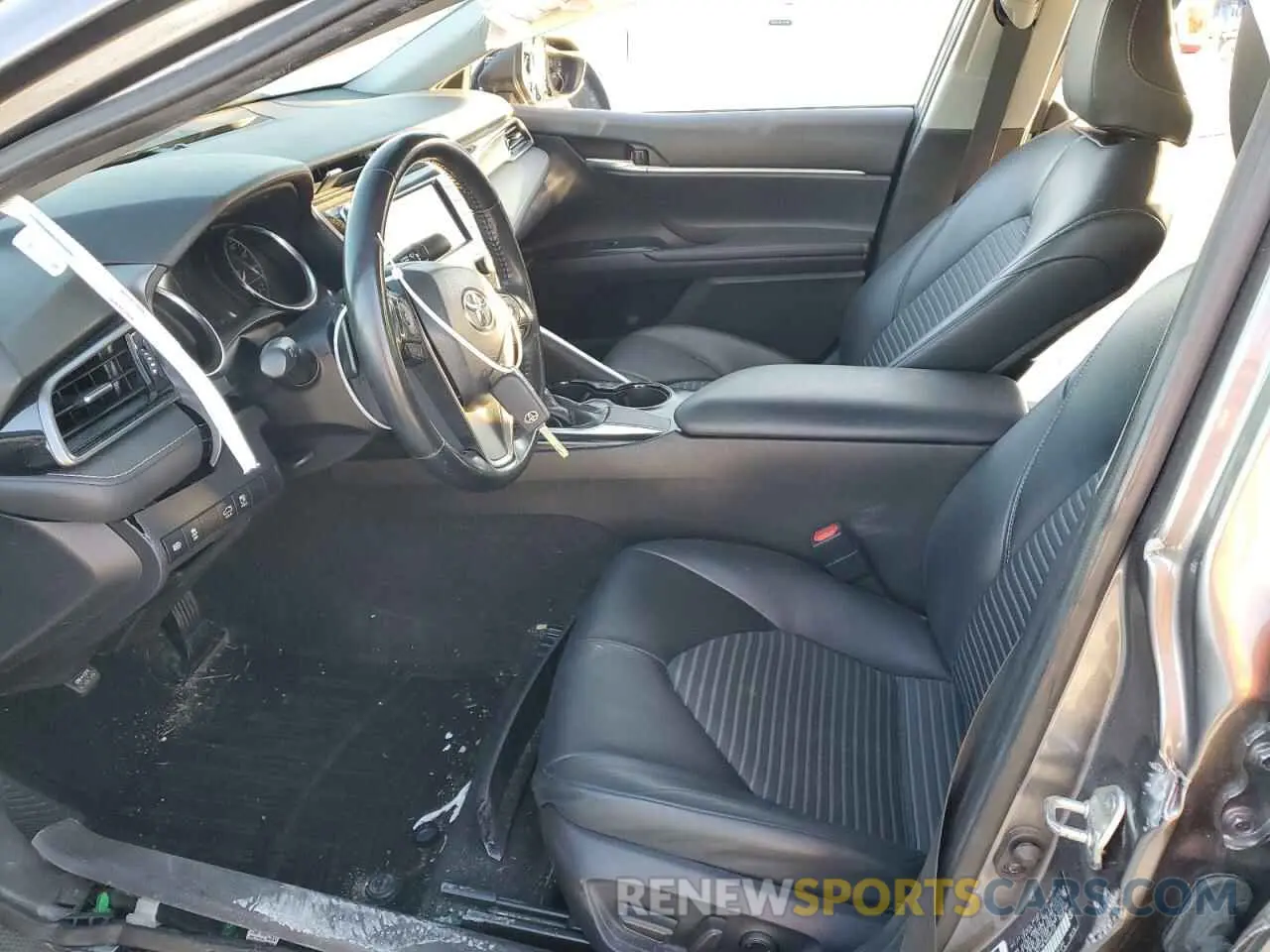 7 Photograph of a damaged car 4T1B11HK1KU207733 TOYOTA CAMRY 2019