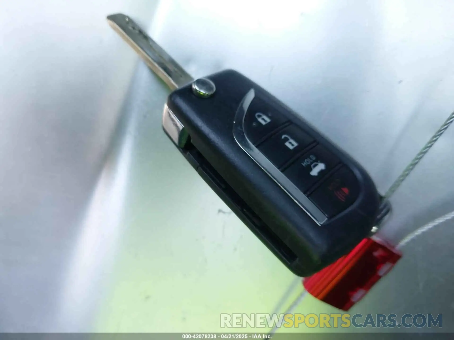11 Photograph of a damaged car 4T1B11HK1KU218165 TOYOTA CAMRY 2019