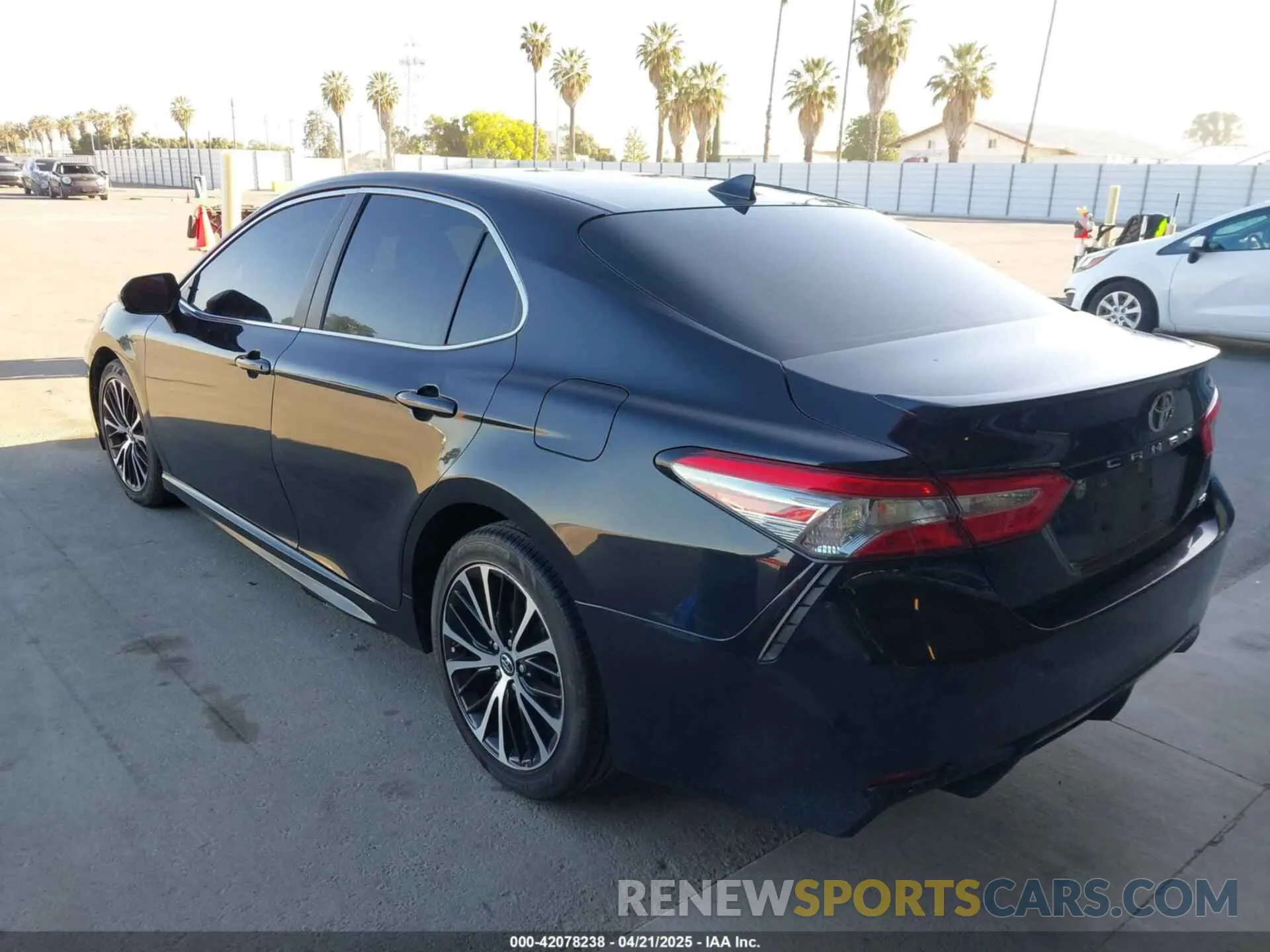 3 Photograph of a damaged car 4T1B11HK1KU218165 TOYOTA CAMRY 2019