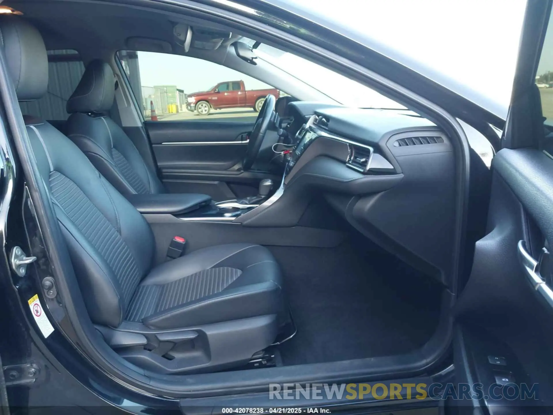 5 Photograph of a damaged car 4T1B11HK1KU218165 TOYOTA CAMRY 2019