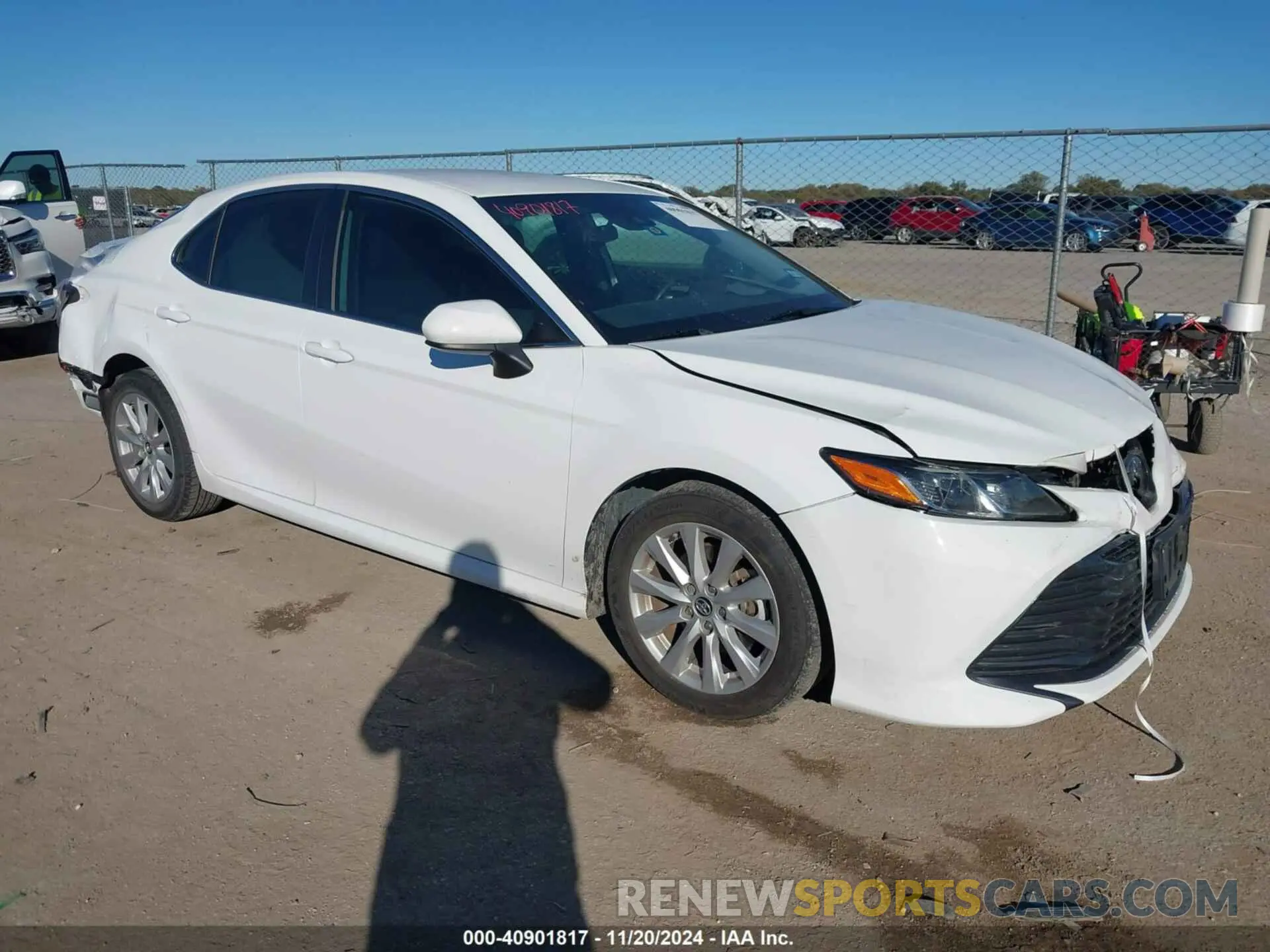 1 Photograph of a damaged car 4T1B11HK1KU225021 TOYOTA CAMRY 2019