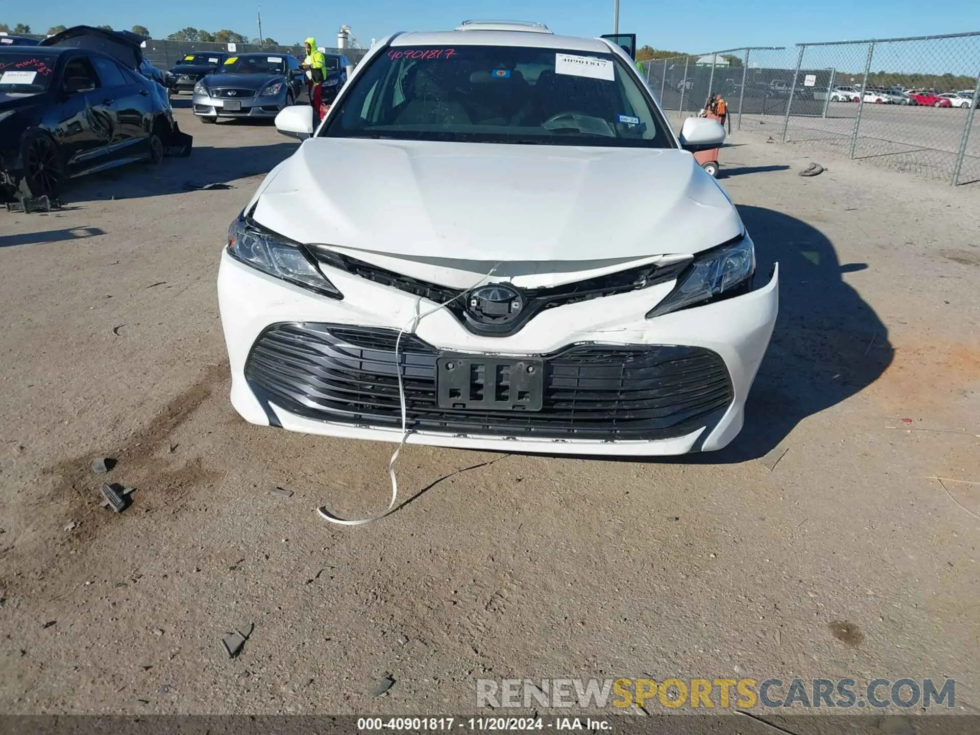 13 Photograph of a damaged car 4T1B11HK1KU225021 TOYOTA CAMRY 2019