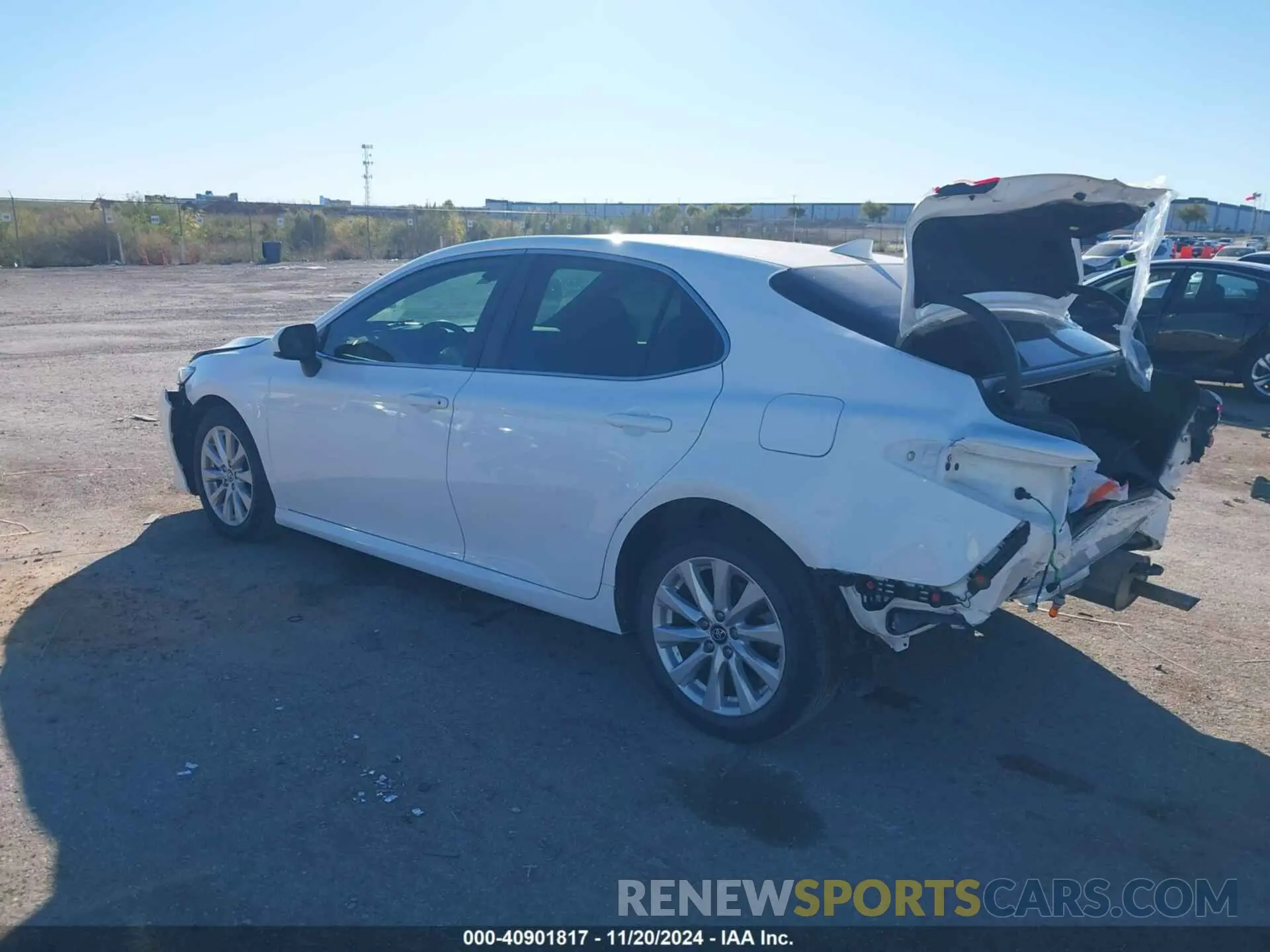 3 Photograph of a damaged car 4T1B11HK1KU225021 TOYOTA CAMRY 2019