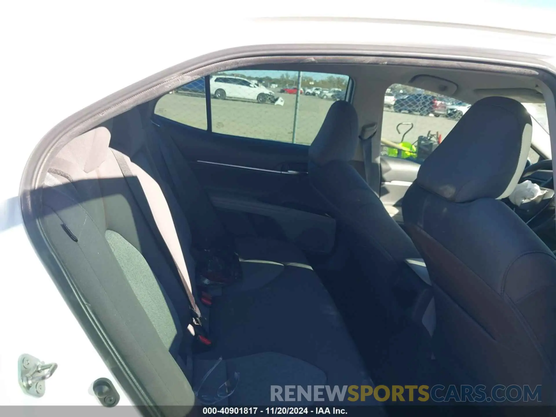 8 Photograph of a damaged car 4T1B11HK1KU225021 TOYOTA CAMRY 2019