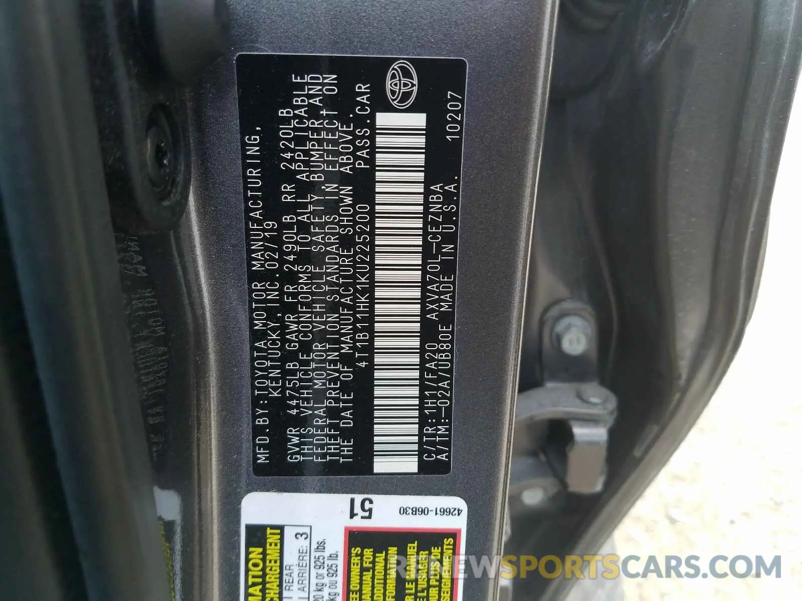 10 Photograph of a damaged car 4T1B11HK1KU225200 TOYOTA CAMRY 2019
