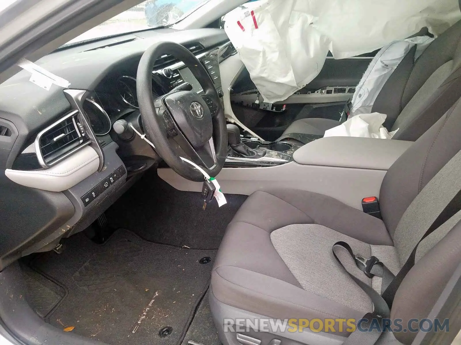 5 Photograph of a damaged car 4T1B11HK1KU237833 TOYOTA CAMRY 2019