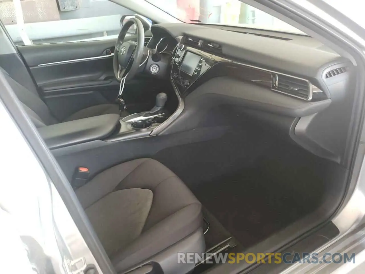 5 Photograph of a damaged car 4T1B11HK1KU242191 TOYOTA CAMRY 2019
