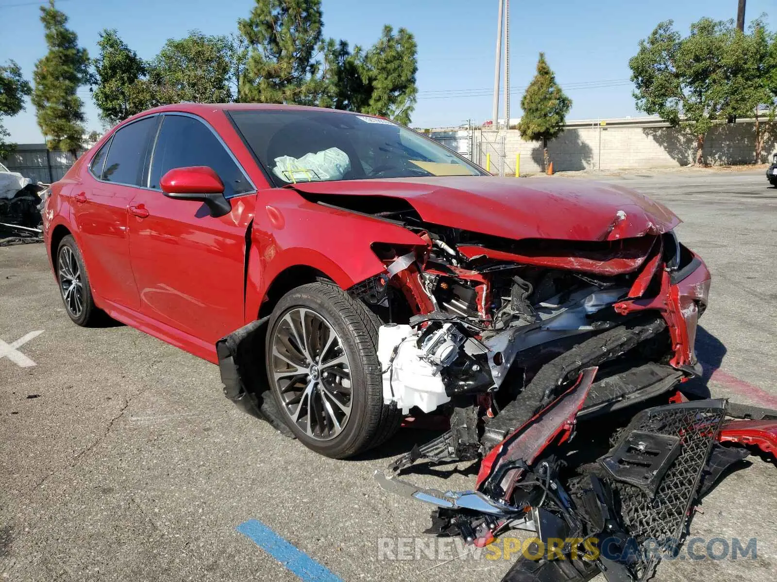 1 Photograph of a damaged car 4T1B11HK1KU247004 TOYOTA CAMRY 2019