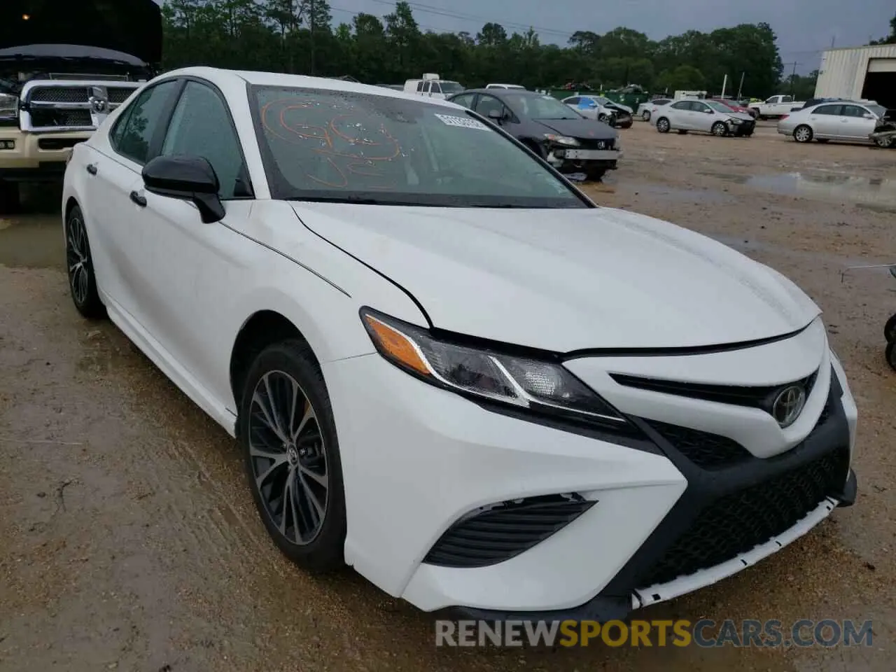 1 Photograph of a damaged car 4T1B11HK1KU254194 TOYOTA CAMRY 2019