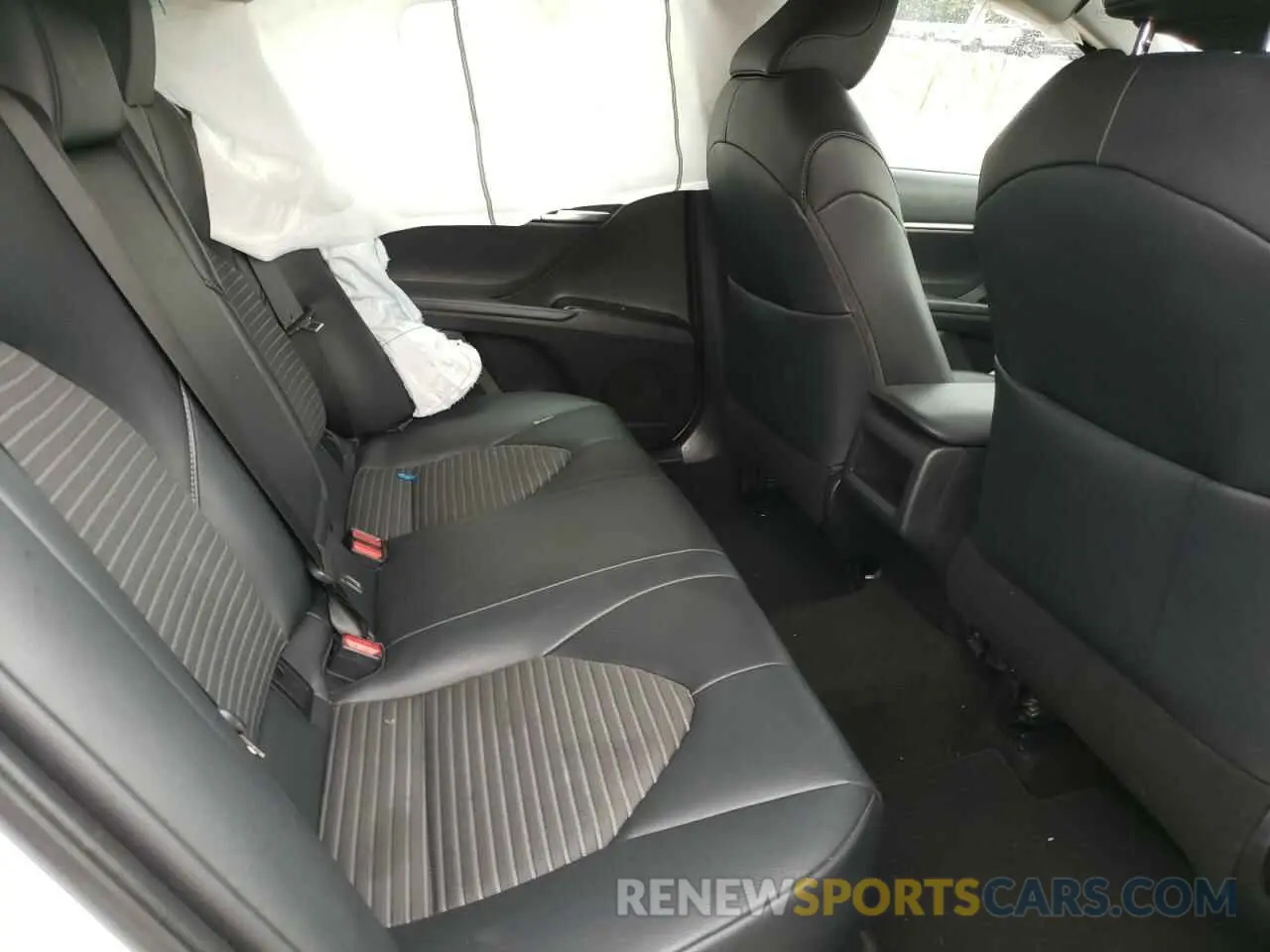 6 Photograph of a damaged car 4T1B11HK1KU254194 TOYOTA CAMRY 2019