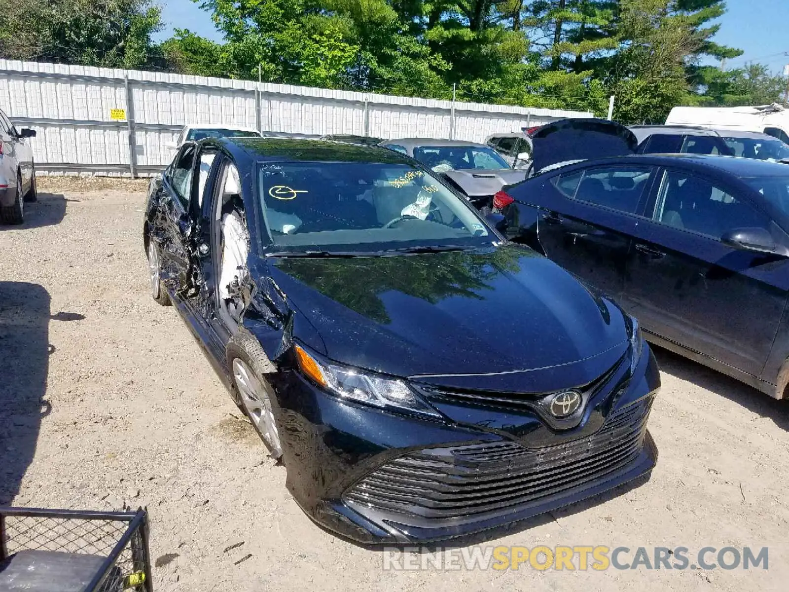 1 Photograph of a damaged car 4T1B11HK1KU255605 TOYOTA CAMRY 2019