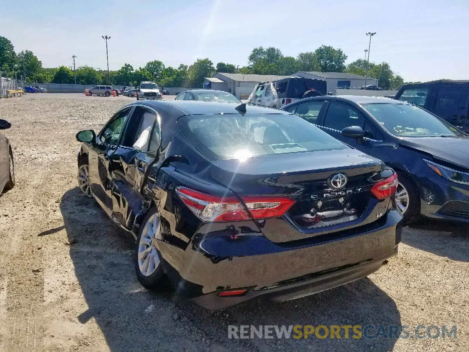 3 Photograph of a damaged car 4T1B11HK1KU255605 TOYOTA CAMRY 2019