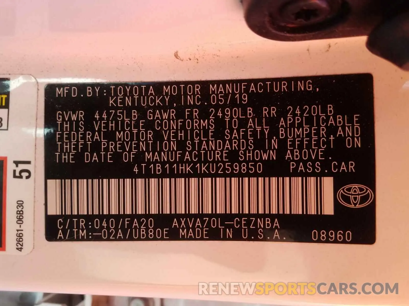 10 Photograph of a damaged car 4T1B11HK1KU259850 TOYOTA CAMRY 2019