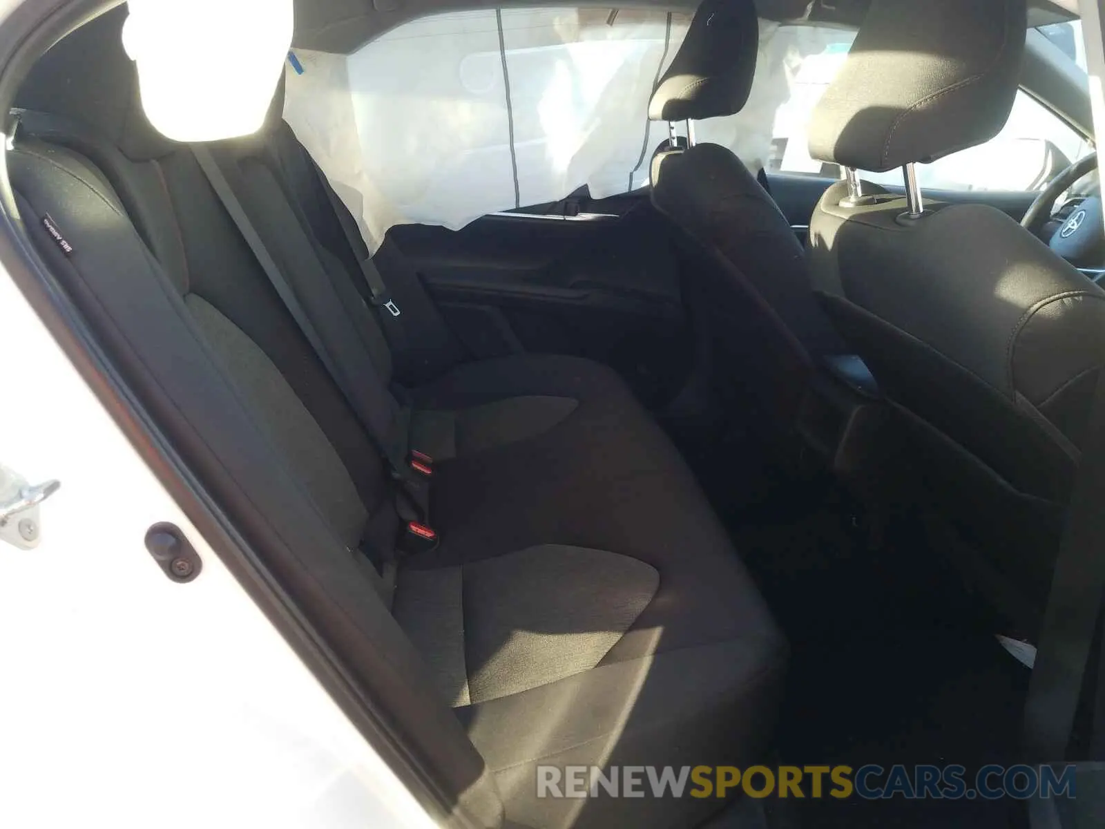 6 Photograph of a damaged car 4T1B11HK1KU259850 TOYOTA CAMRY 2019