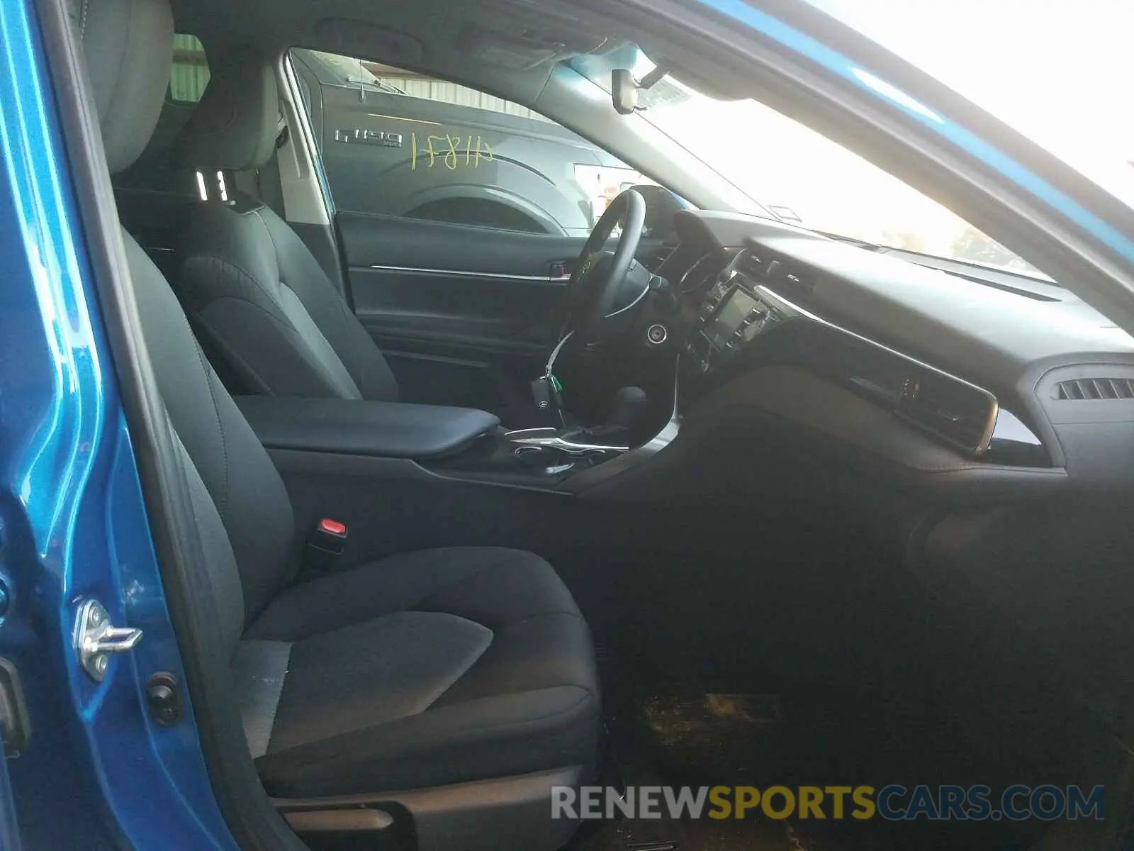 5 Photograph of a damaged car 4T1B11HK1KU262473 TOYOTA CAMRY 2019