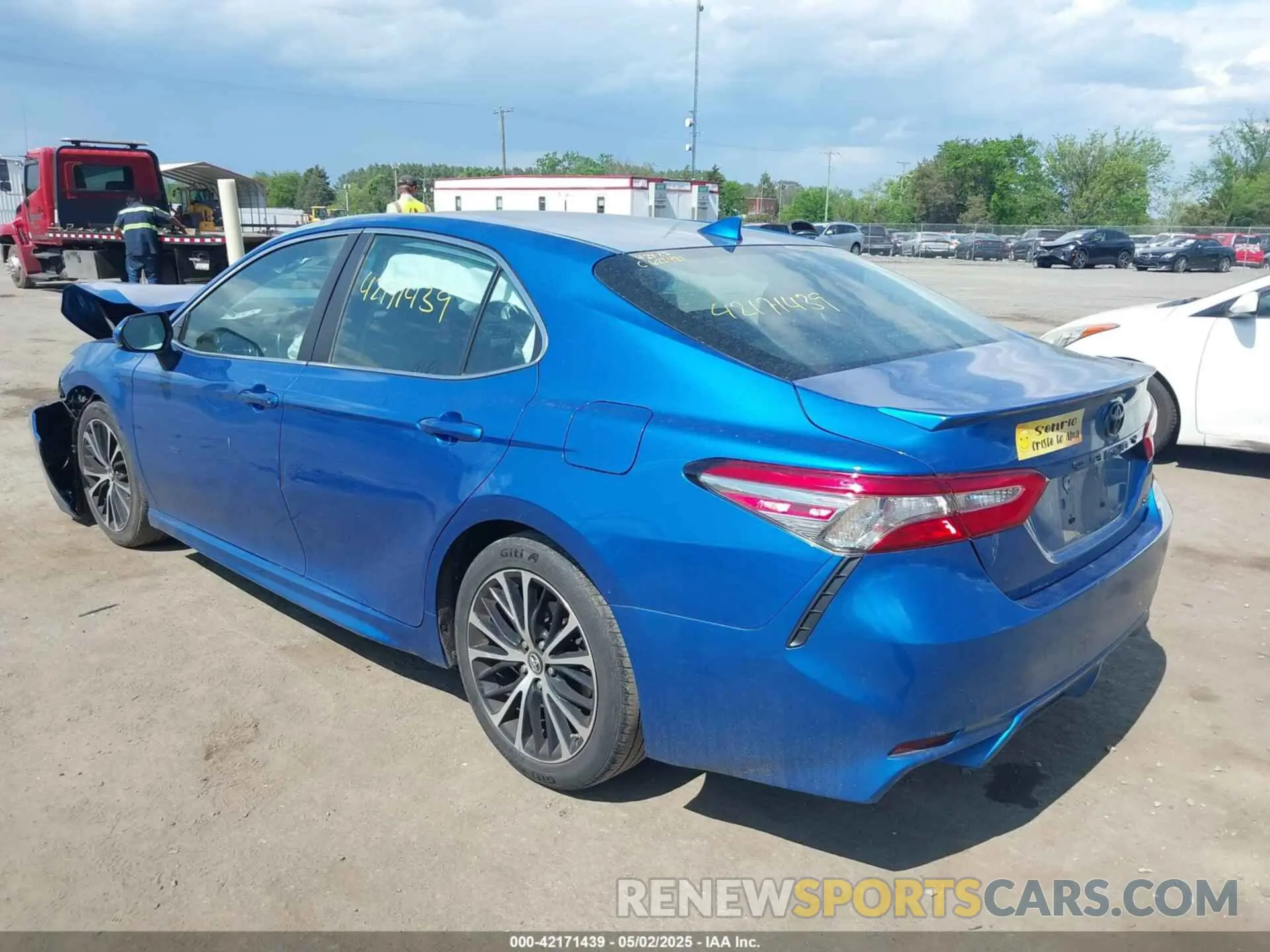 3 Фотография поврежденного автомобиля 4T1B11HK1KU263445 TOYOTA CAMRY 2019