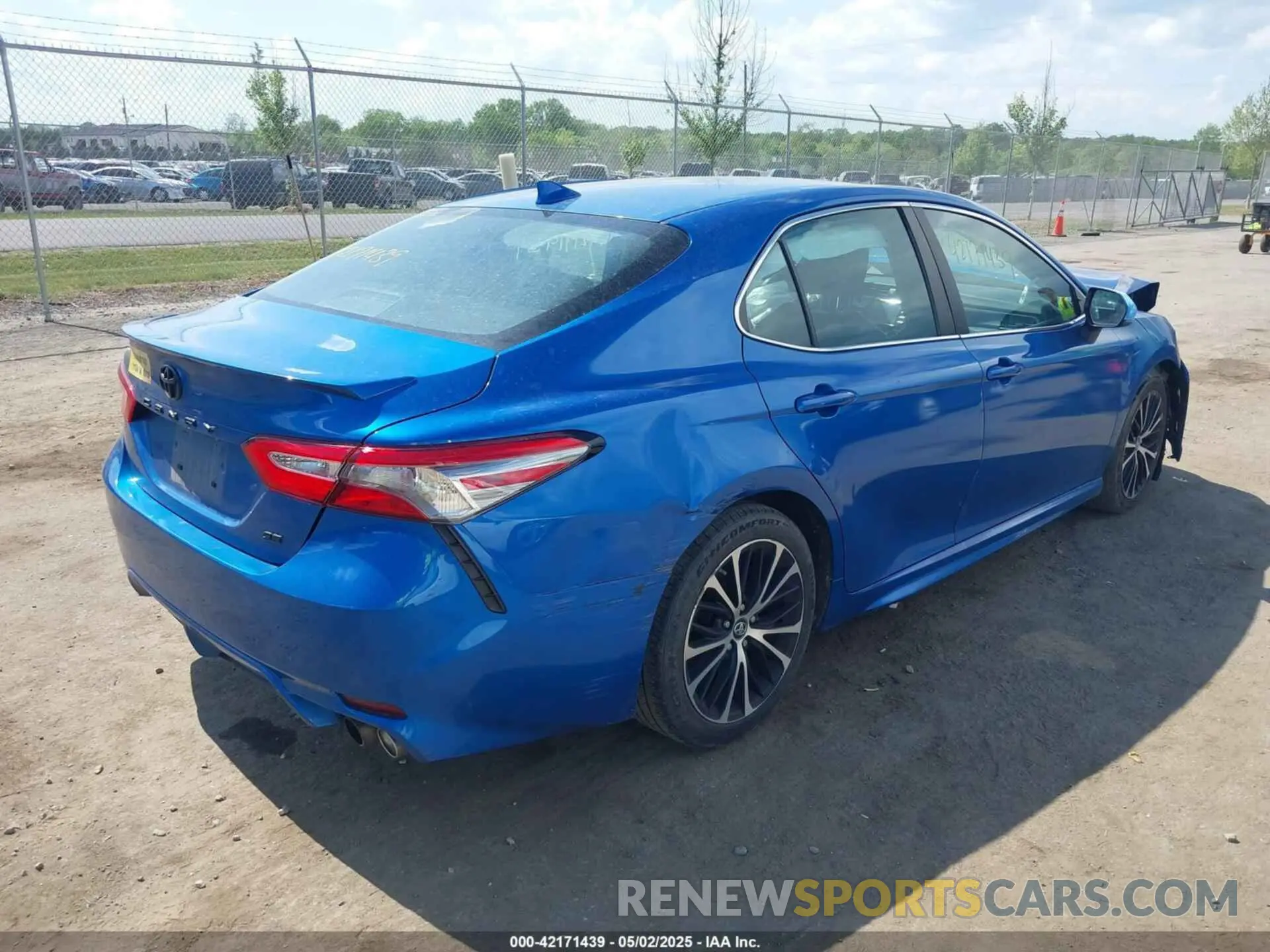4 Фотография поврежденного автомобиля 4T1B11HK1KU263445 TOYOTA CAMRY 2019