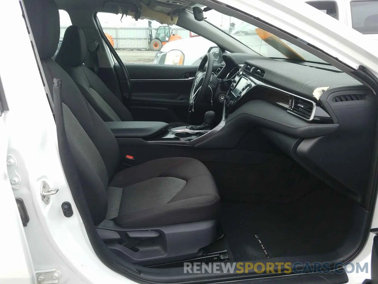 5 Photograph of a damaged car 4T1B11HK1KU270167 TOYOTA CAMRY 2019