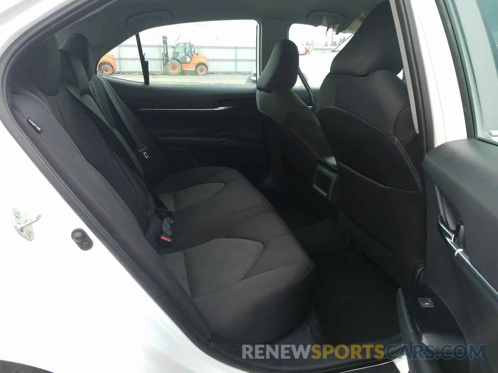 6 Photograph of a damaged car 4T1B11HK1KU270167 TOYOTA CAMRY 2019
