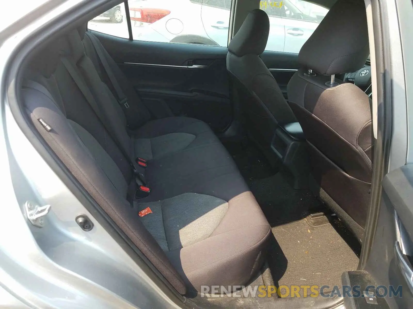 6 Photograph of a damaged car 4T1B11HK1KU270959 TOYOTA CAMRY 2019
