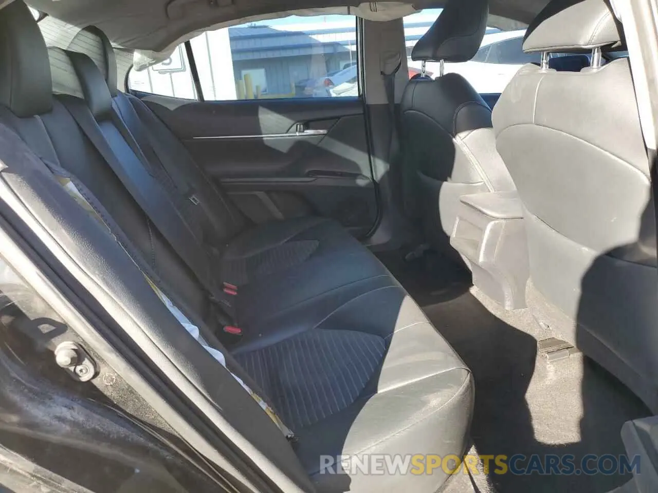 10 Фотография поврежденного автомобиля 4T1B11HK1KU271612 TOYOTA CAMRY 2019