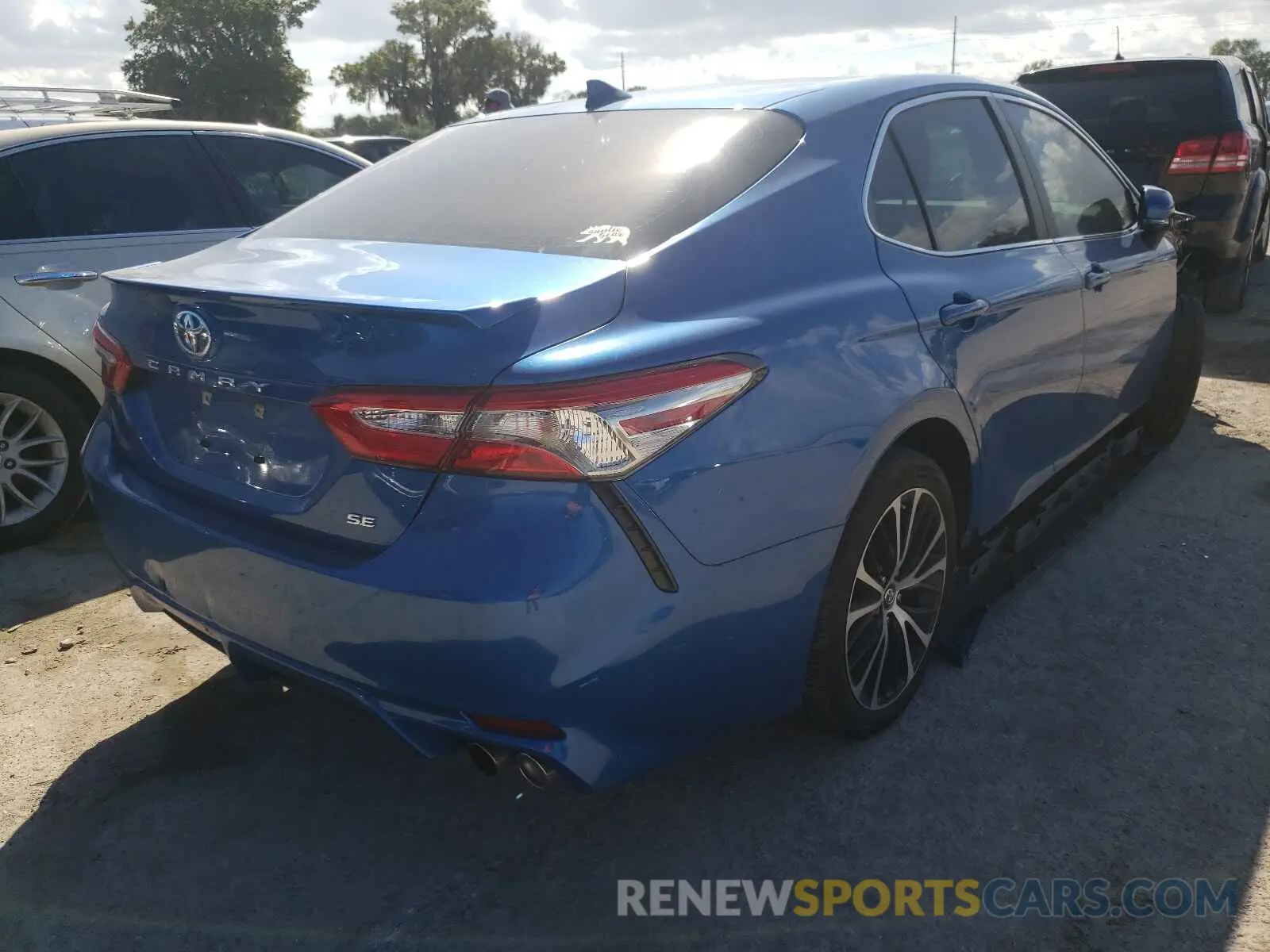 4 Photograph of a damaged car 4T1B11HK1KU275496 TOYOTA CAMRY 2019