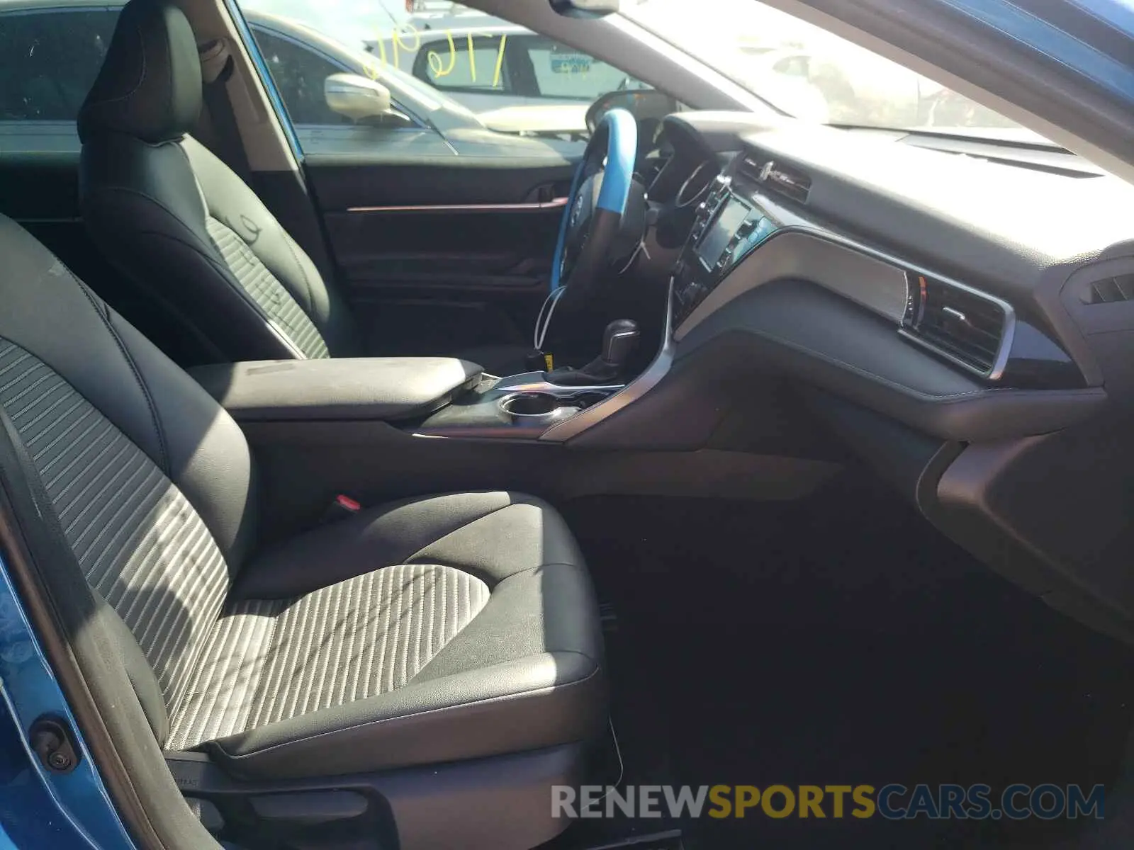 5 Photograph of a damaged car 4T1B11HK1KU275496 TOYOTA CAMRY 2019