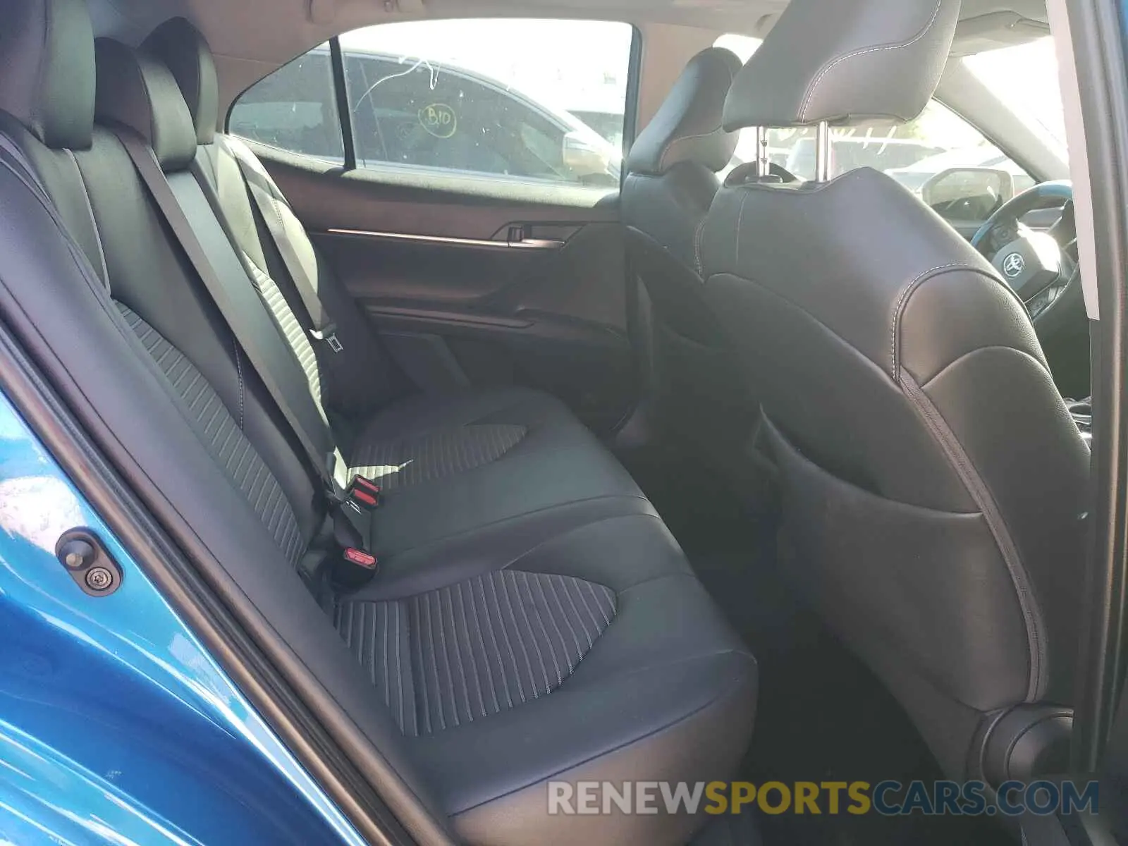 6 Photograph of a damaged car 4T1B11HK1KU275496 TOYOTA CAMRY 2019
