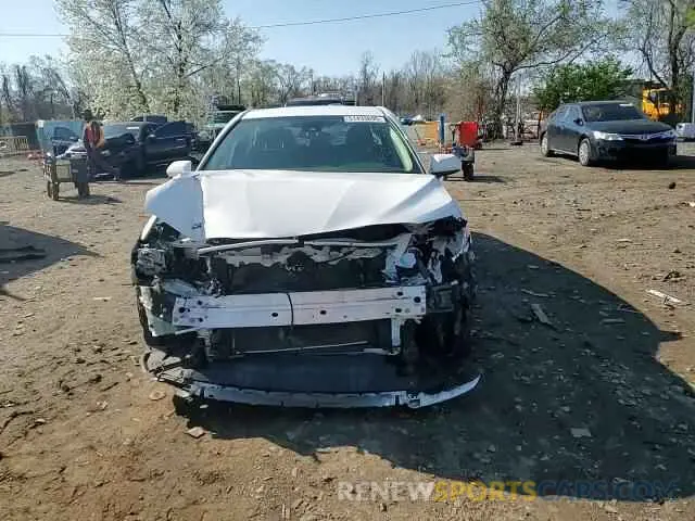 11 Photograph of a damaged car 4T1B11HK1KU276924 TOYOTA CAMRY 2019