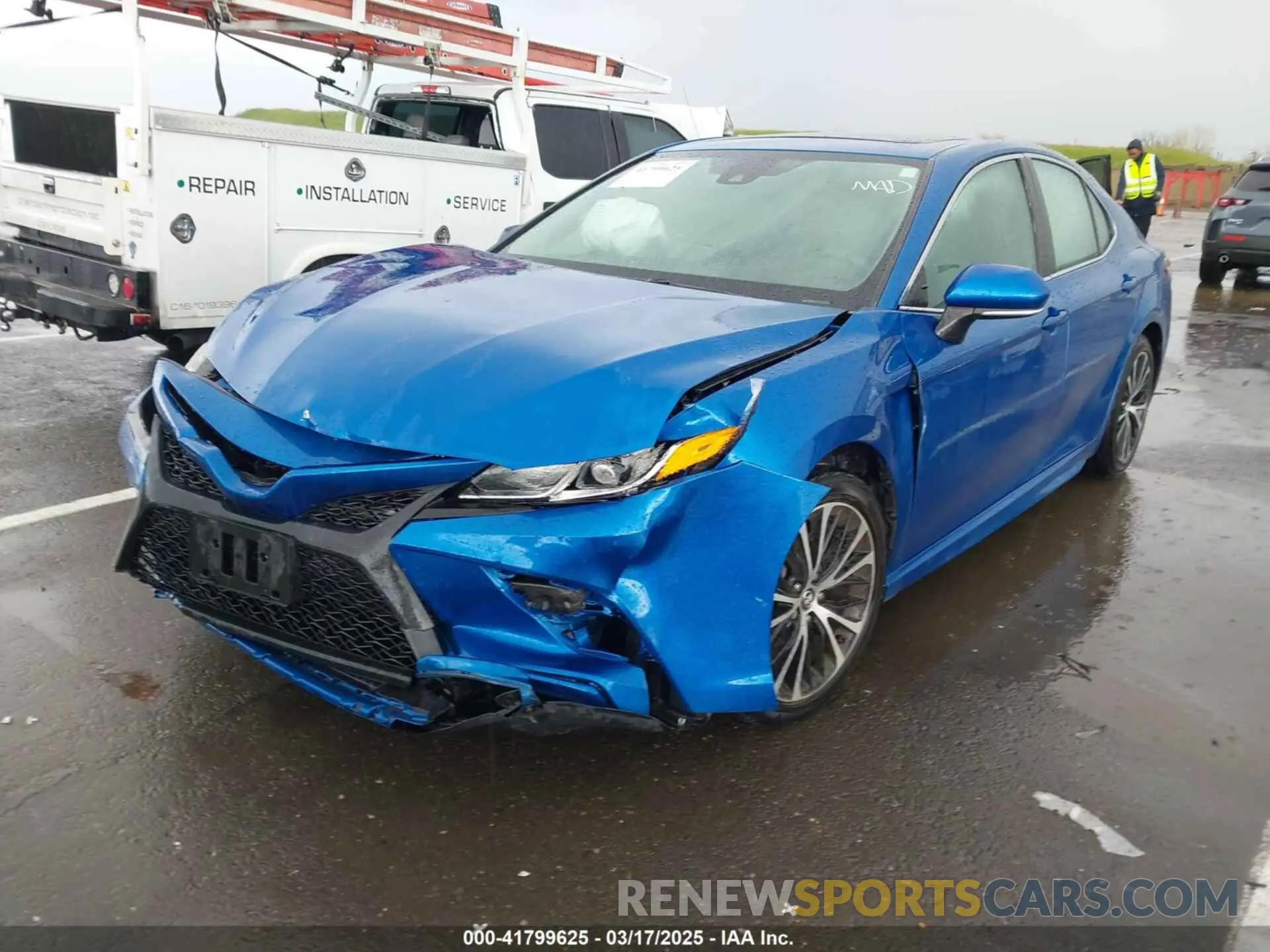 2 Фотография поврежденного автомобиля 4T1B11HK1KU282870 TOYOTA CAMRY 2019