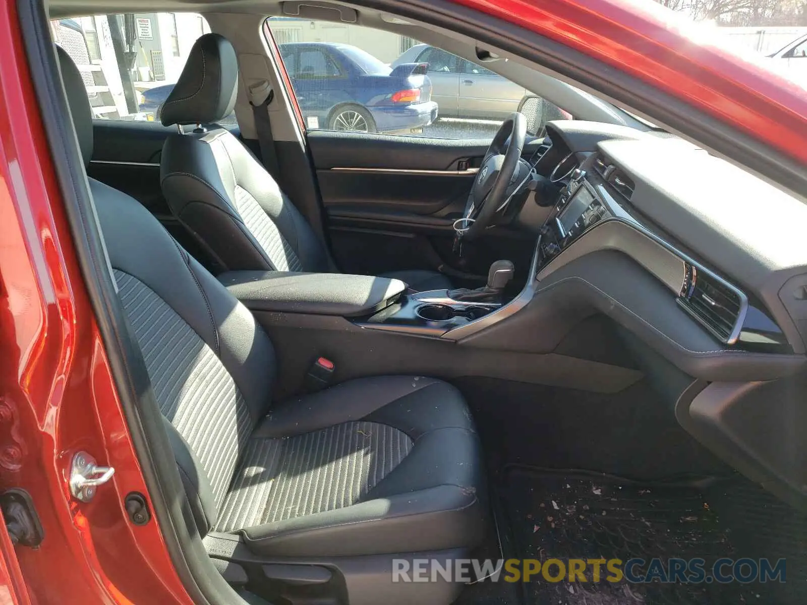 5 Photograph of a damaged car 4T1B11HK1KU283999 TOYOTA CAMRY 2019