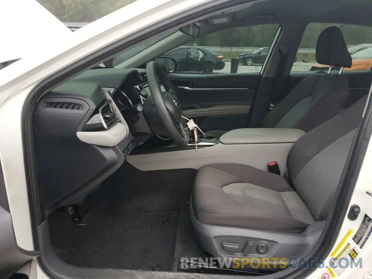 7 Photograph of a damaged car 4T1B11HK1KU683061 TOYOTA CAMRY 2019
