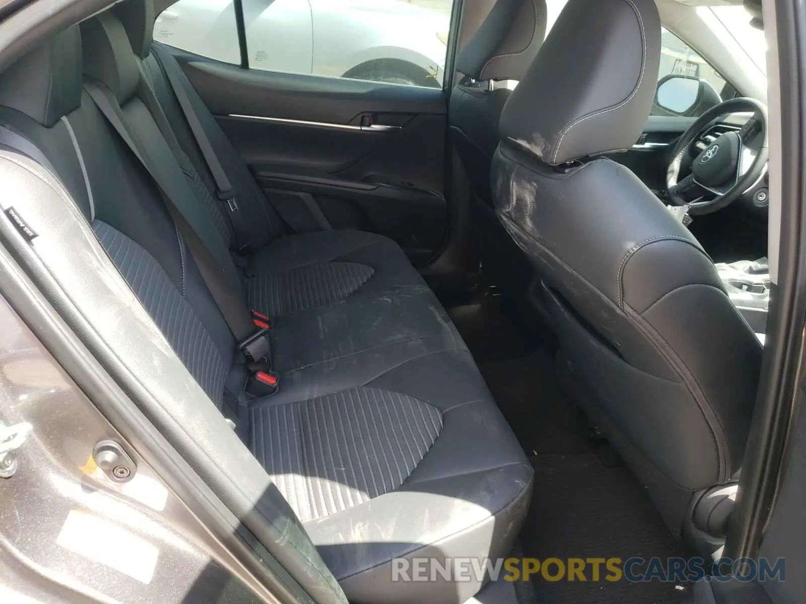 6 Photograph of a damaged car 4T1B11HK1KU683545 TOYOTA CAMRY 2019