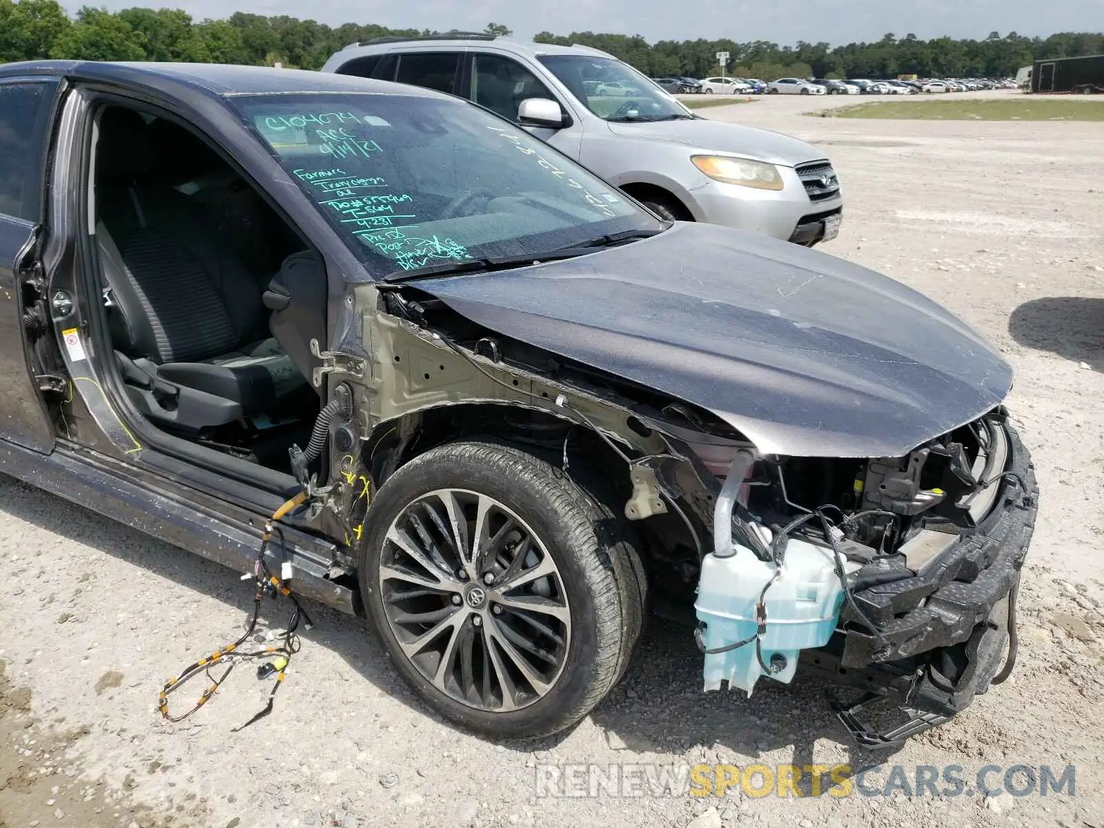 9 Photograph of a damaged car 4T1B11HK1KU683545 TOYOTA CAMRY 2019