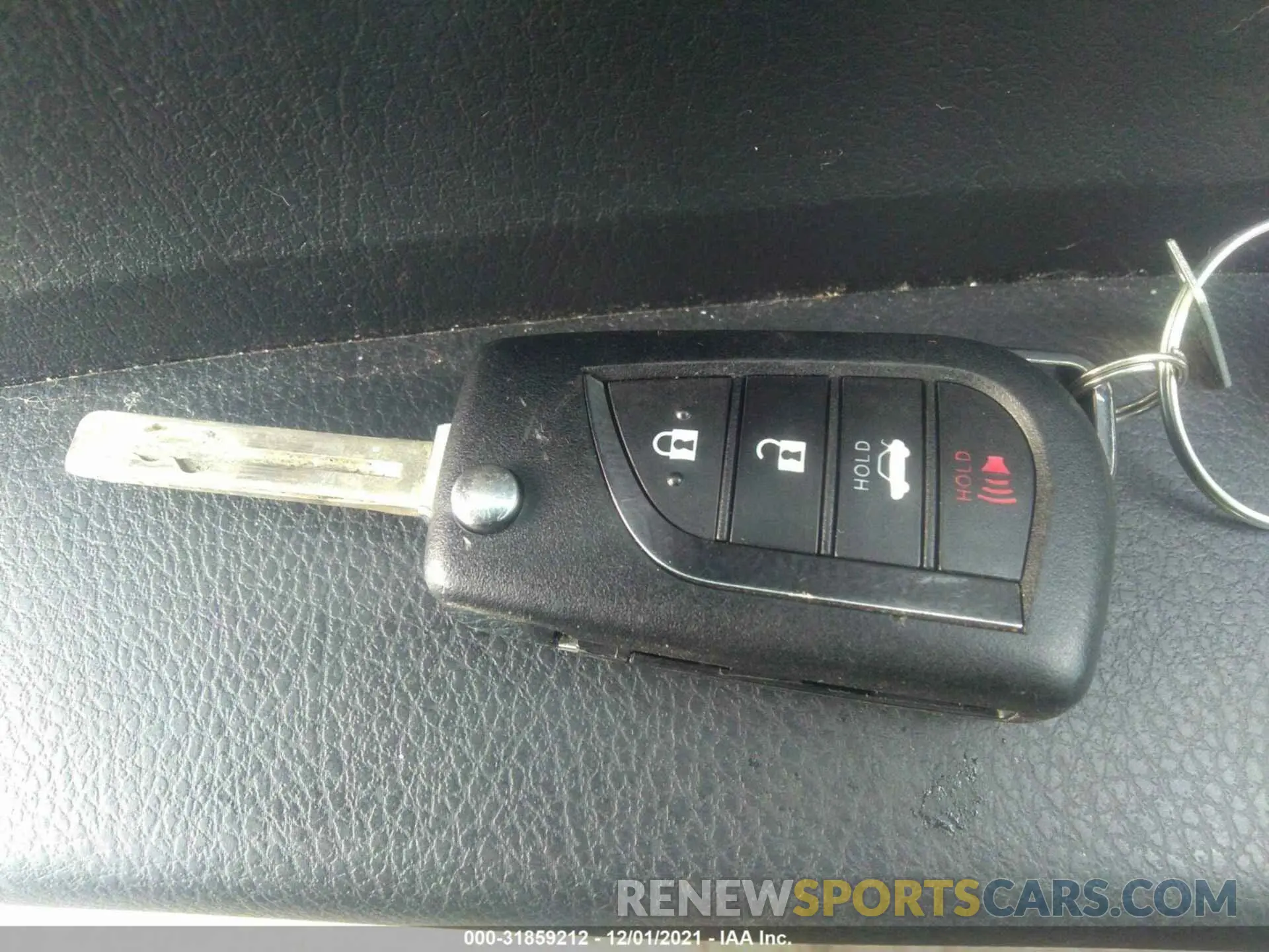 11 Photograph of a damaged car 4T1B11HK1KU686946 TOYOTA CAMRY 2019
