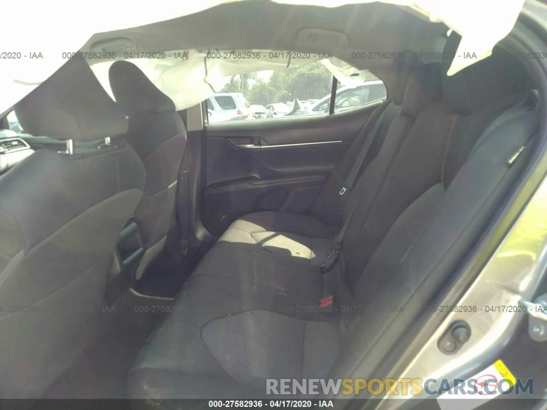 8 Photograph of a damaged car 4T1B11HK1KU690009 TOYOTA CAMRY 2019