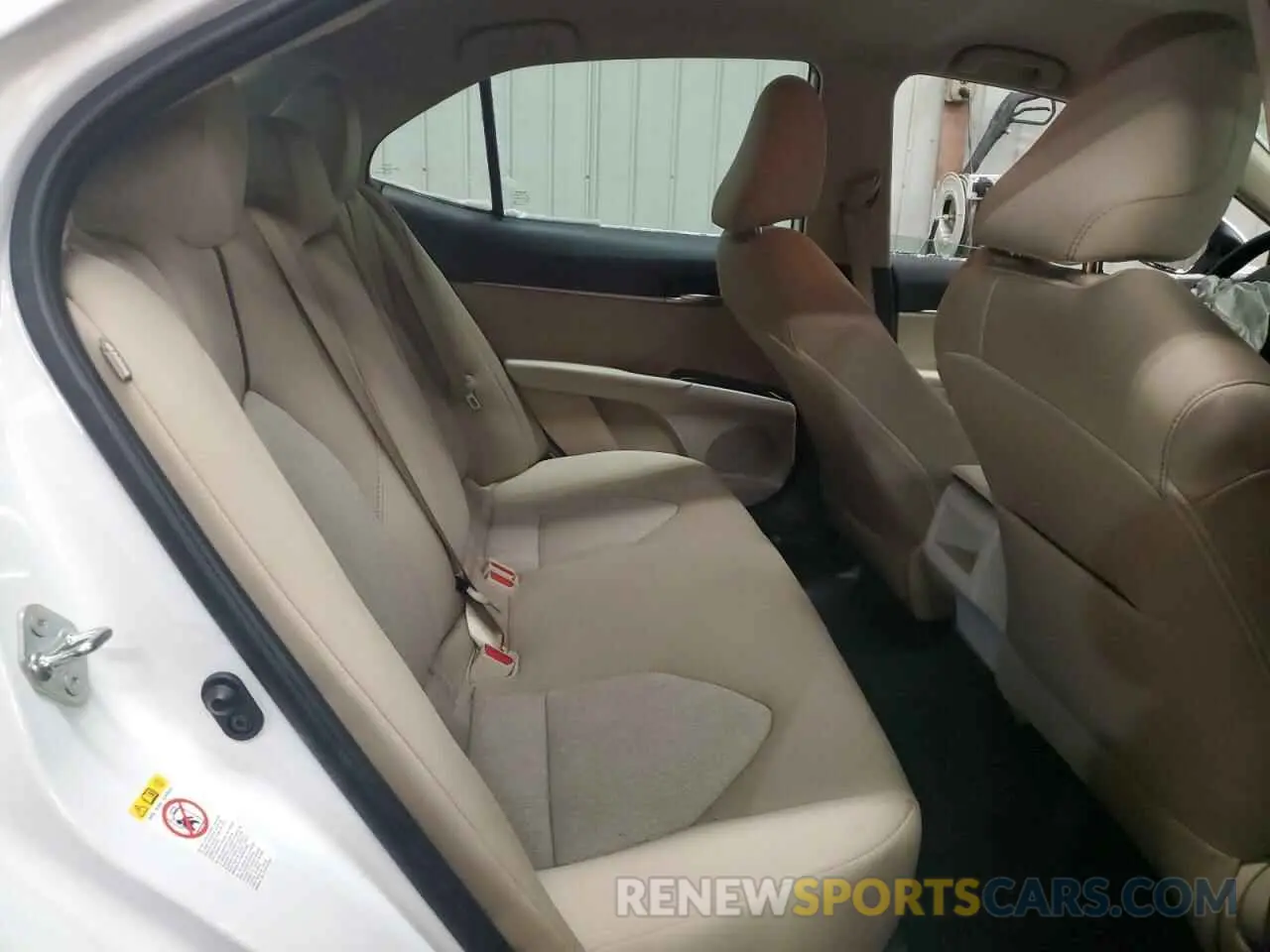10 Фотография поврежденного автомобиля 4T1B11HK1KU693198 TOYOTA CAMRY 2019