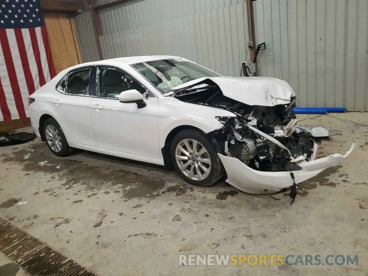 4 Фотография поврежденного автомобиля 4T1B11HK1KU693198 TOYOTA CAMRY 2019