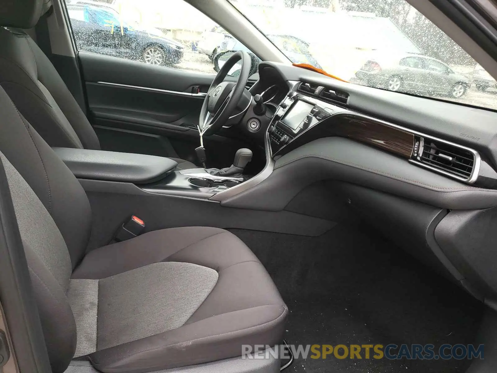 5 Photograph of a damaged car 4T1B11HK1KU698708 TOYOTA CAMRY 2019