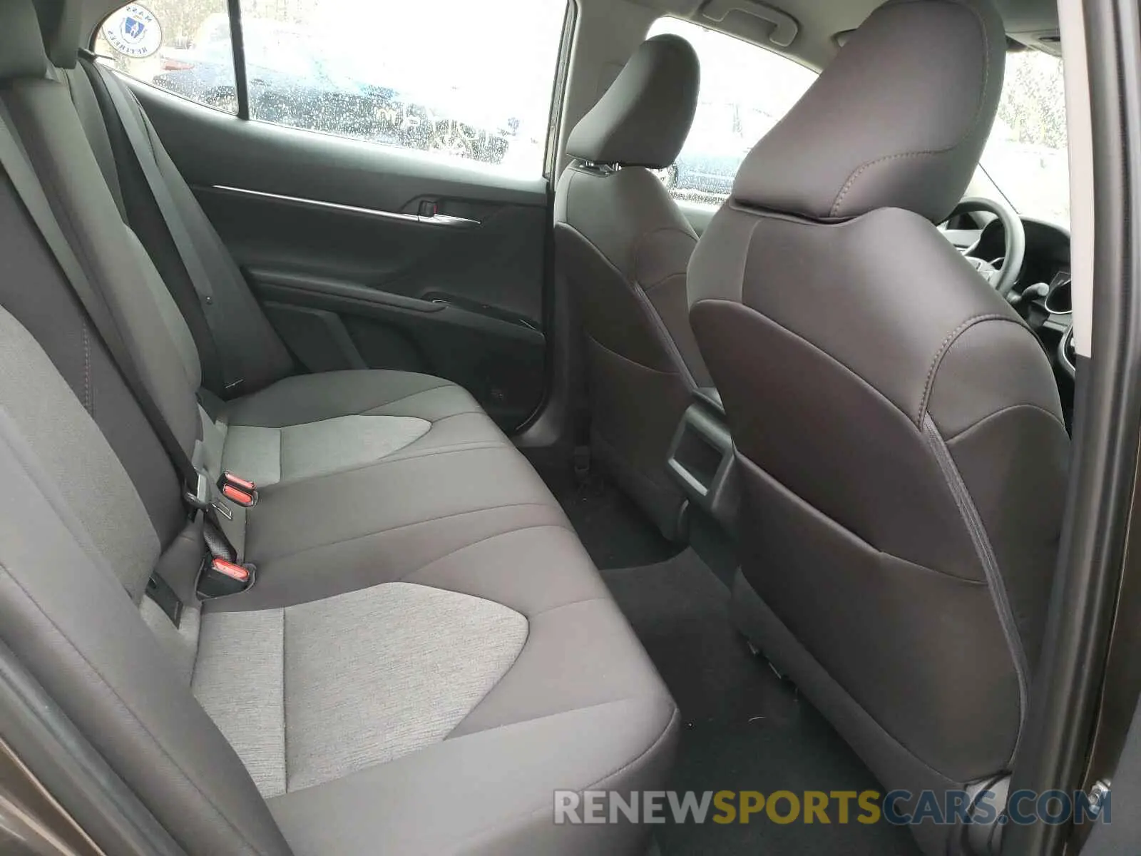 6 Photograph of a damaged car 4T1B11HK1KU698708 TOYOTA CAMRY 2019